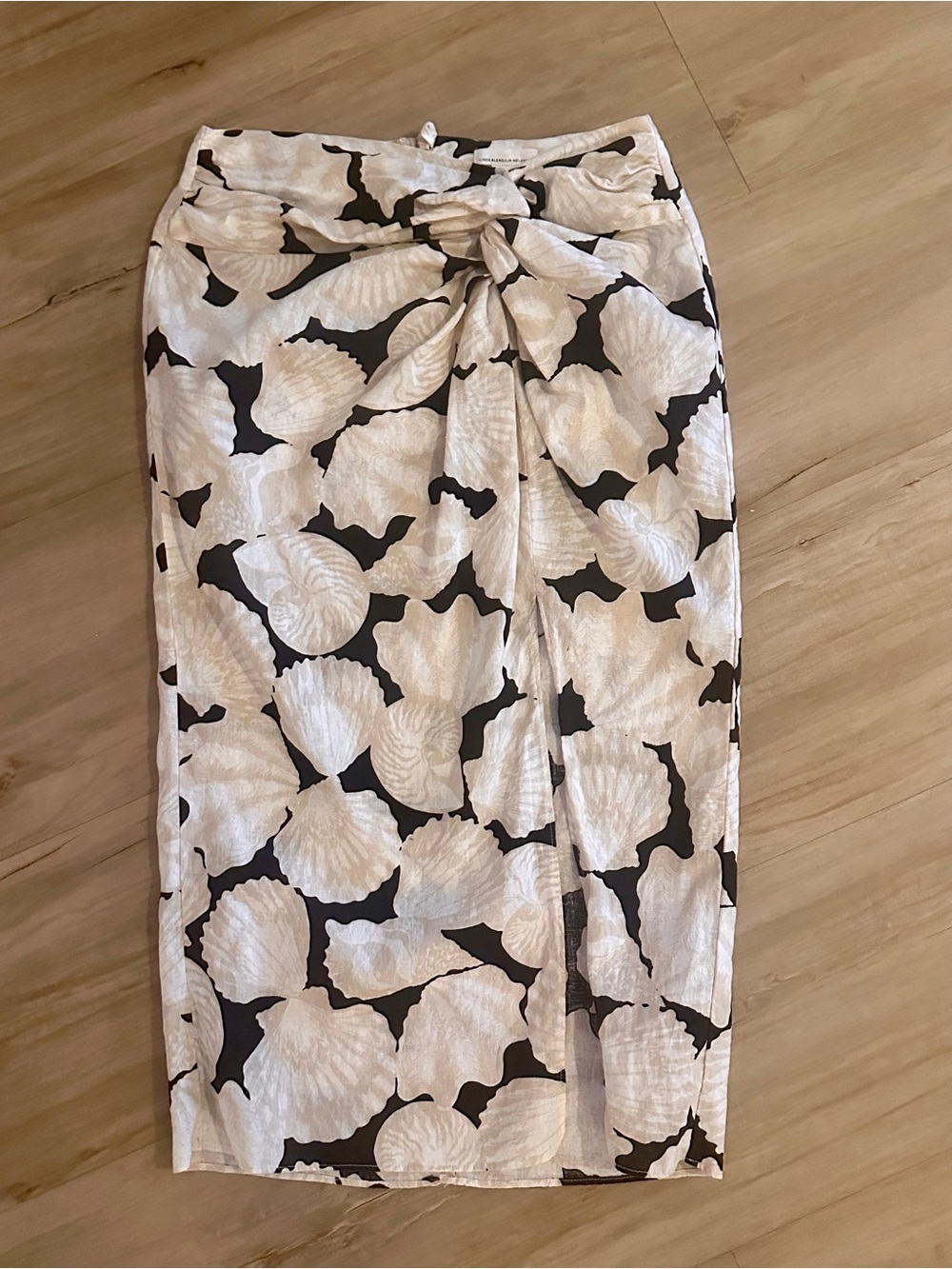 Shell Print Midi Skirt in Black and Cream